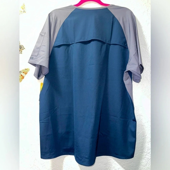 Carhartt Men's Raglan Sleeve 2-Tone Scrub Top (NWT) - Picture 3 of 6